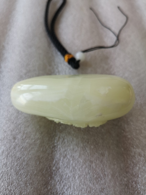 古玩玉器岫玉雕“冠上加冠”把件拍賣,當(dāng)前價(jià)格260元