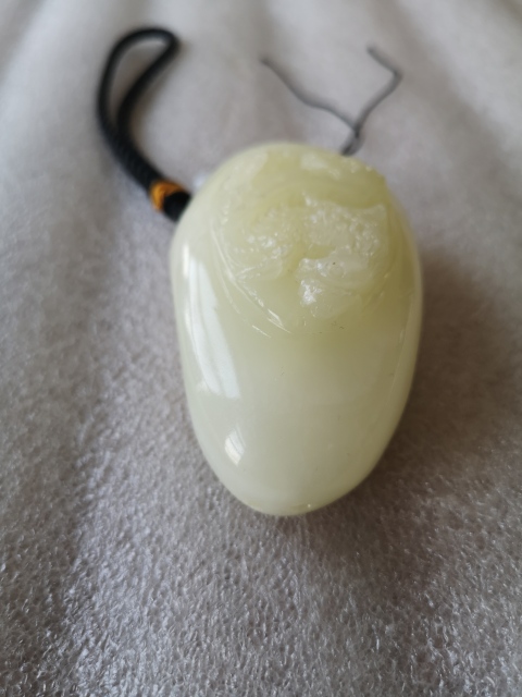 古玩玉器岫玉雕“冠上加冠”把件拍賣,當(dāng)前價(jià)格260元