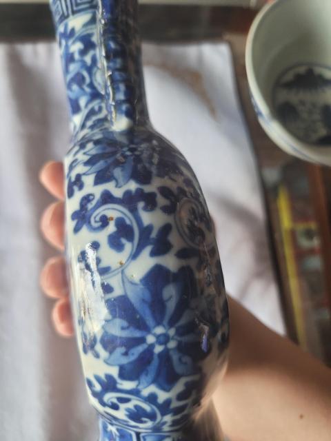 古玩陶瓷青花雙龍戲珠紋抱月瓶拍賣，當(dāng)前價格12800元