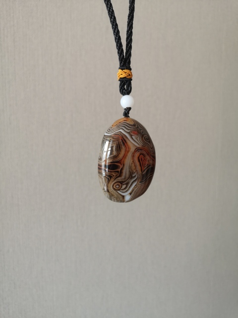 古玩玉器天然纏絲瑪瑙把件拍賣,當(dāng)前價格260元