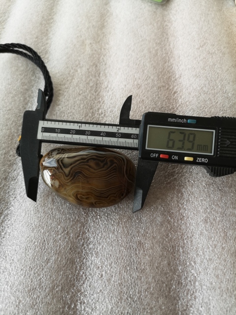 古玩玉器天然纏絲瑪瑙把件拍賣,當(dāng)前價格260元