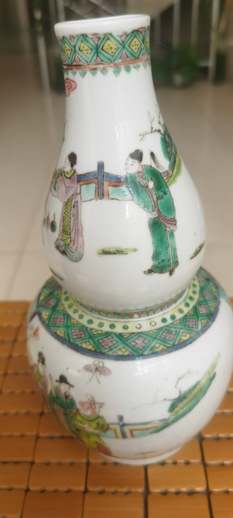 古玩陶瓷中晚期葫蘆瓶拍賣，當前價格12000元