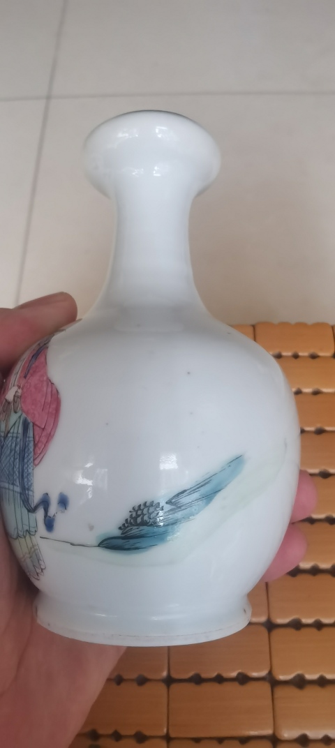 古玩陶瓷中晚期粉彩人物瓶拍賣,當(dāng)前價格8000元
