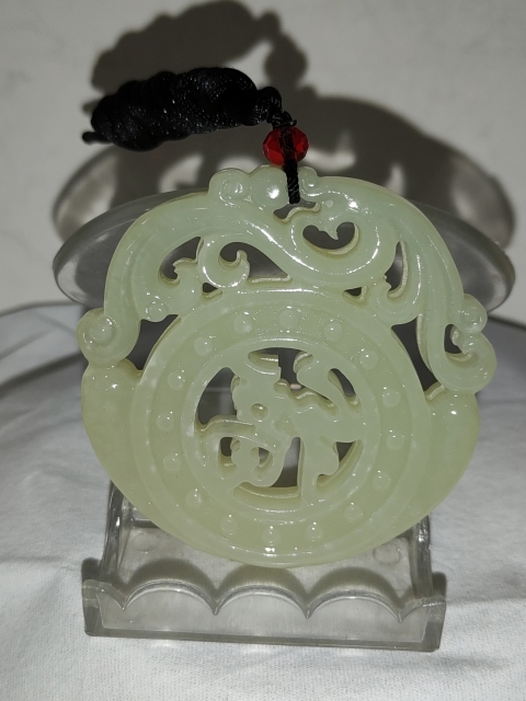 古玩雜項(xiàng)和田玉雕福字玉璧拍賣(mài)，當(dāng)前價(jià)格988元