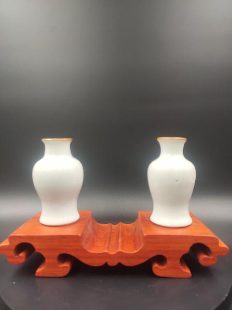 古玩陶瓷清早期甜白釉觀音瓶拍賣(mài)，當(dāng)前價(jià)格3200元