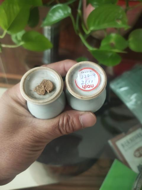古玩陶瓷清早期甜白釉觀音瓶拍賣(mài)，當(dāng)前價(jià)格3200元