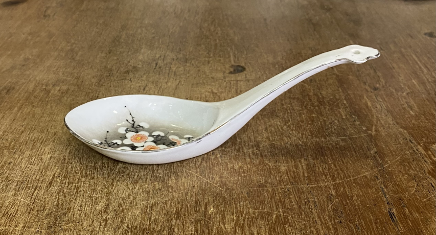 古玩陶瓷粉彩細路梅花花卉紋湯勺拍賣,當前價格600元