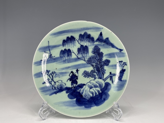 古玩陶瓷清中期?豆青釉青花山水人物盤拍賣，當(dāng)前價(jià)格2200元