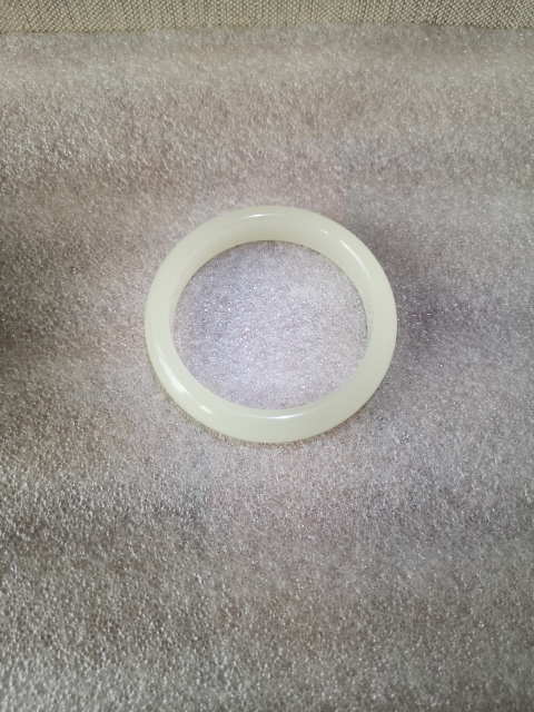 古玩玉器和田玉鐲子拍賣(mài)，當(dāng)前價(jià)格950元