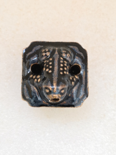 古玩陶瓷黑釉青蛙文房水滴拍賣，當前價格450元