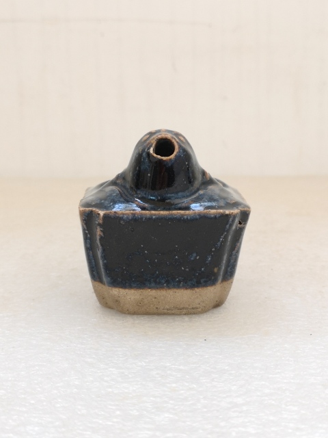 古玩陶瓷黑釉青蛙文房水滴拍賣，當前價格450元
