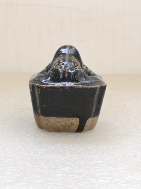 古玩陶瓷黑釉青蛙文房水滴拍賣，當前價格450元