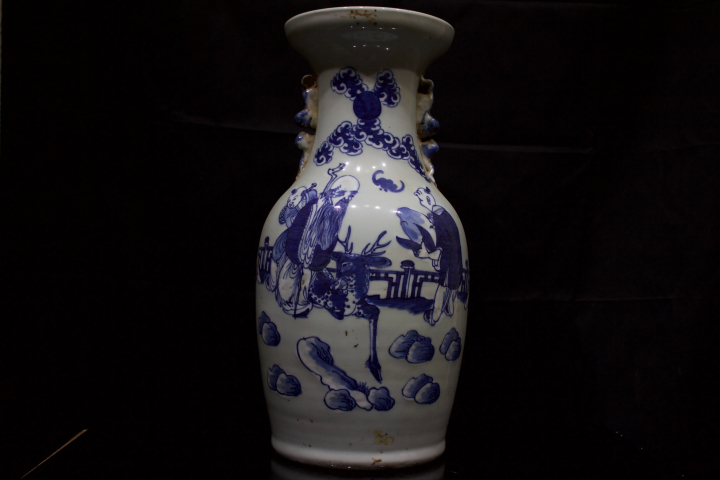 古玩陶瓷晚清·青花人物圖雙耳花瓶(標本器)拍賣,當前價格388元