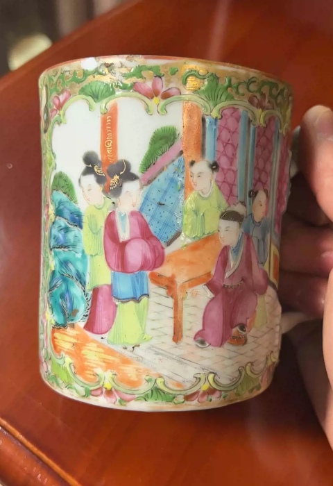 古玩陶瓷清晚期廣彩人物故事圖馬克杯拍賣，當前價格960元