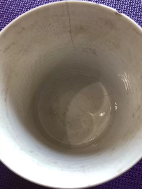 古玩陶瓷少見的超大號清乾隆青花廣彩描金人物故事紋馬克杯拍賣，當前價格2920元