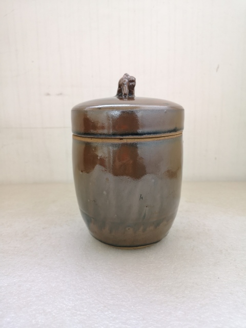 古玩陶瓷紫金釉獸扭蓋罐拍賣，當前價格480元