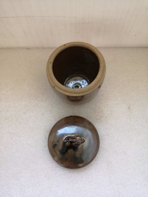 古玩陶瓷紫金釉獸扭蓋罐拍賣，當前價格480元