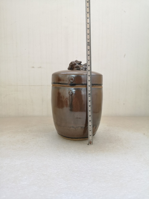 古玩陶瓷紫金釉獸扭蓋罐拍賣，當前價格480元