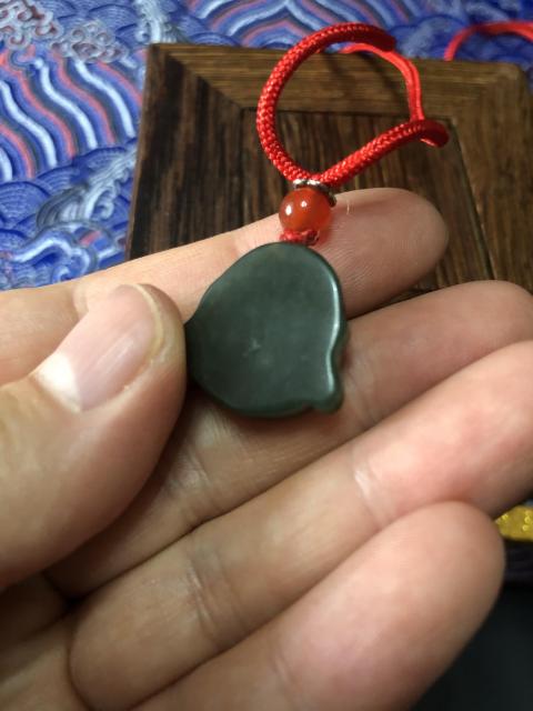 古玩玉器和田玉雕“佛頭”掛墜拍賣，當前價格698元