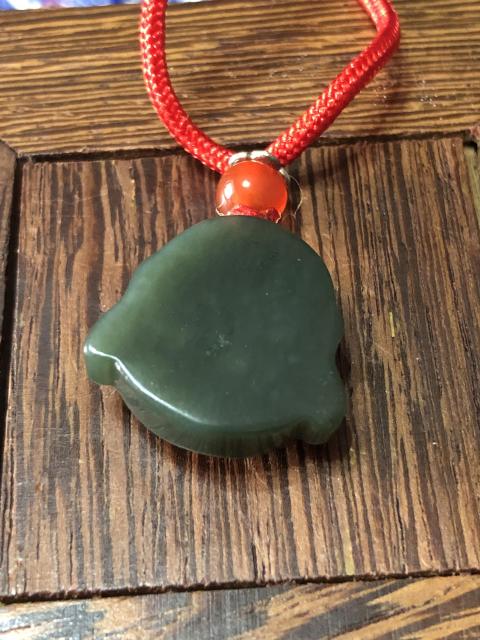 古玩玉器和田玉雕“佛頭”掛墜拍賣，當前價格698元