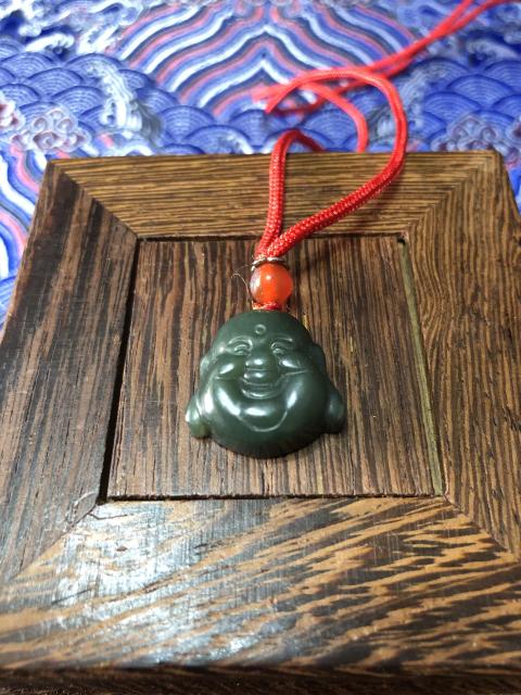 古玩玉器和田玉雕“佛頭”掛墜拍賣，當前價格698元