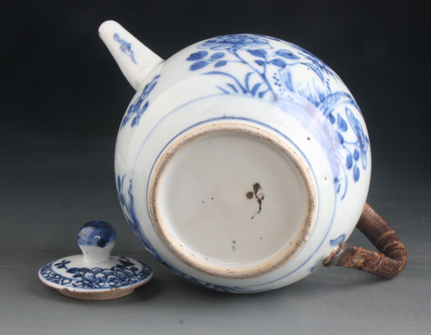 古玩陶瓷【7302】清康熙  青花牡丹松竹圖一粒珠茶壺拍賣，當前價格3500元