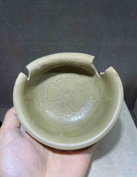 古玩陶瓷五代秘色瓷刻花碗標本拍賣,當前價格1999元