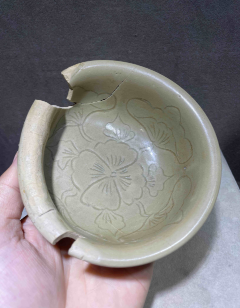 古玩陶瓷五代秘色瓷刻花碗標本拍賣,當前價格1999元
