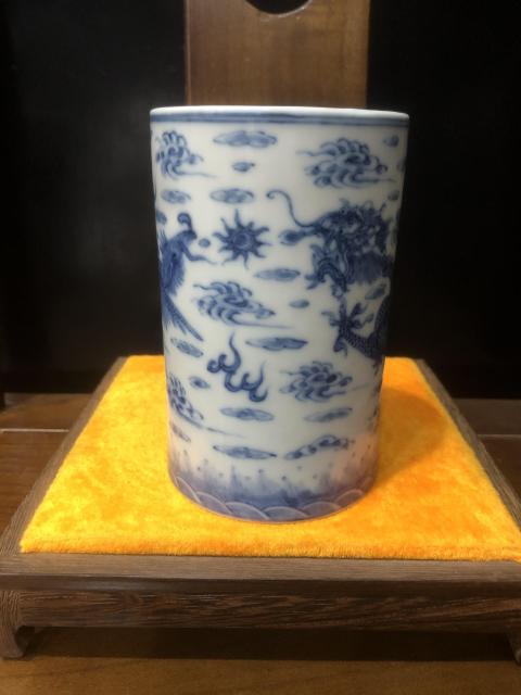 古玩陶瓷大清雍正年製官窯款款青花祥云五爪龍鳳紋-筆筒拍賣,當(dāng)前價格2600元