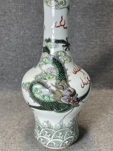古玩陶瓷魚化龍五彩長頸撇口瓶(已走保真)拍賣,當前價格5800元
