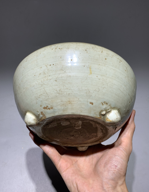 古玩陶瓷明早期龍泉窯三乳足缽式香爐拍賣,當(dāng)前價(jià)格1388元
