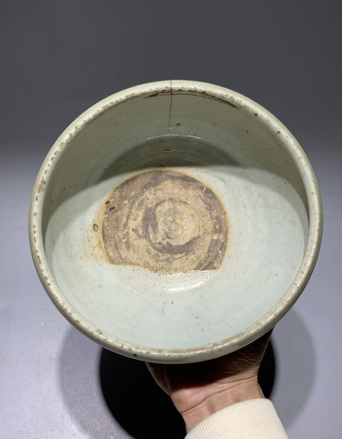 古玩陶瓷明早期龍泉窯三乳足缽式香爐拍賣,當(dāng)前價(jià)格1388元
