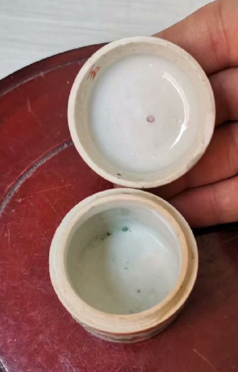 古玩陶瓷清晚期廣彩人物故事圖蓋缸拍賣，當前價格1500元