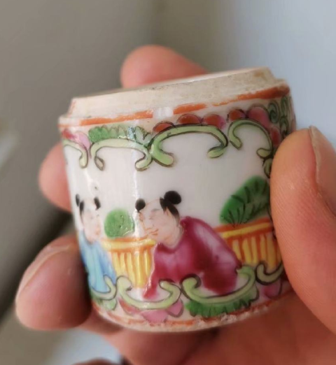 古玩陶瓷清晚期廣彩人物故事圖蓋缸拍賣，當前價格1500元