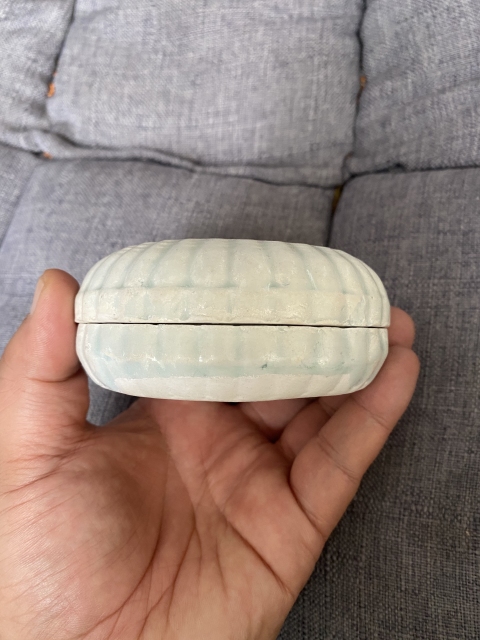 古玩陶瓷南宋影青釉湖田窯瓜棱花卉紋蓋盒拍賣,當(dāng)前價(jià)格16000元