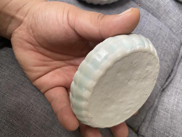 古玩陶瓷南宋影青釉湖田窯瓜棱花卉紋蓋盒拍賣,當(dāng)前價(jià)格16000元