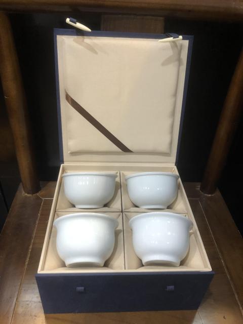 古玩陶瓷創匯?白釉杯拍賣，當前價格333元