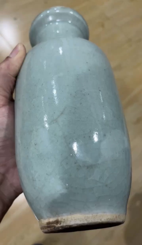 古玩陶瓷【精品·單色系·晚清】豆青釉棒槌瓶拍賣,當前價格2350元