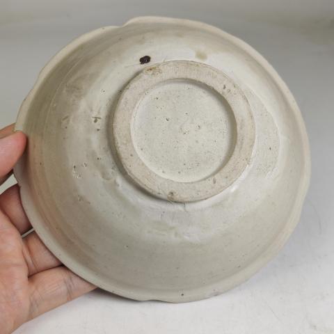古玩陶瓷五代定窯白釉葵口碗拍賣,當(dāng)前價(jià)格38888元