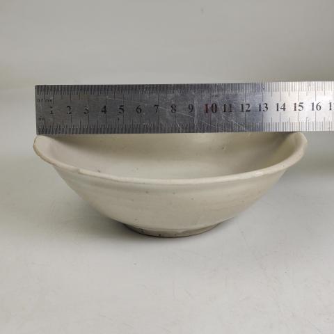 古玩陶瓷五代定窯白釉葵口碗拍賣,當(dāng)前價(jià)格38888元