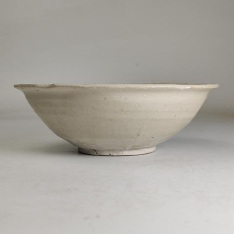 古玩陶瓷五代定窯白釉葵口碗拍賣,當(dāng)前價(jià)格38888元