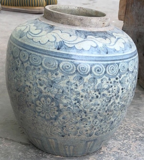 古玩陶瓷初看清代中期地方窯口青花花卉紋罐拍賣，當前價格2000元