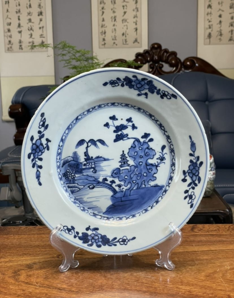 古玩陶瓷【平臺(tái)實(shí)物保真】清乾隆青花通景山水紋盤(pán)拍賣,當(dāng)前價(jià)格958元