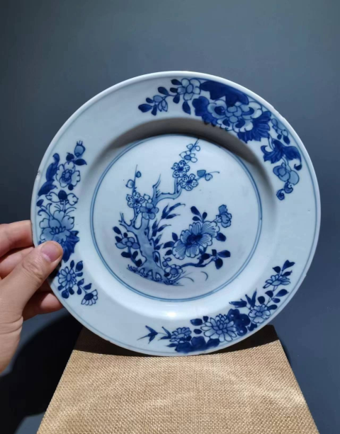 古玩陶瓷清乾隆花卉紋青花盤(pán)拍賣(mài)，當(dāng)前價(jià)格588元