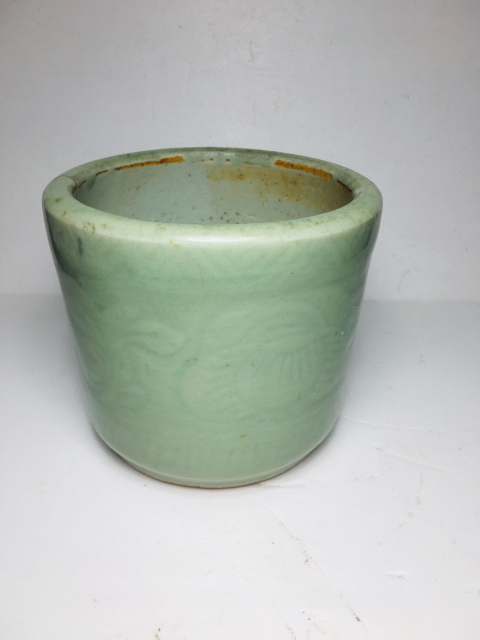 古玩陶瓷豆青釉花卉紋圈足筒式香爐拍賣,當前價格0元