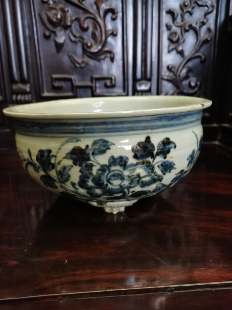 古玩陶瓷清中期花卉紋香爐拍賣,當前價格3000元