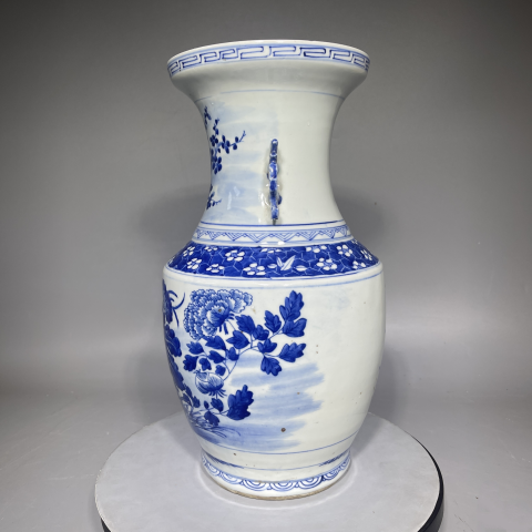 古玩陶瓷花卉紋青花雙耳盤口瓶拍賣,當前價格3680元