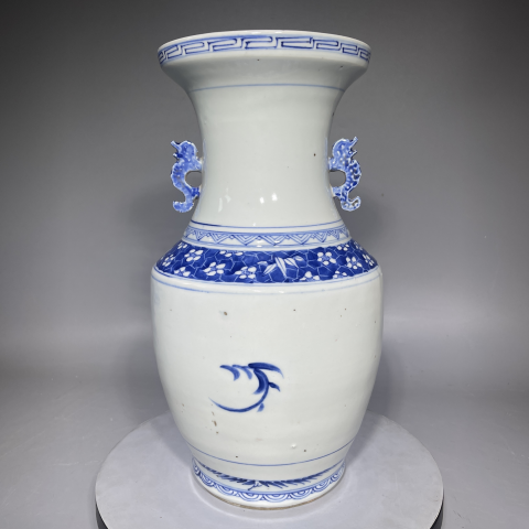 古玩陶瓷花卉紋青花雙耳盤口瓶拍賣,當前價格3680元