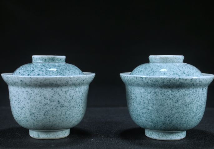 古玩陶瓷晚清·撒藍釉蓋碗一對拍賣,當前價格1000元