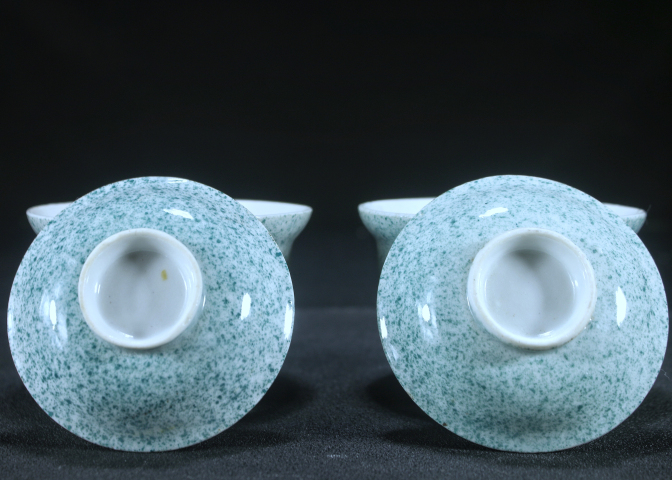 古玩陶瓷晚清·撒藍釉蓋碗一對拍賣,當前價格1000元